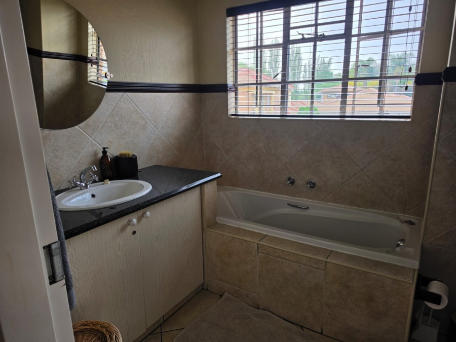 To Let 3 Bedroom Property for Rent in Bartlett Gauteng