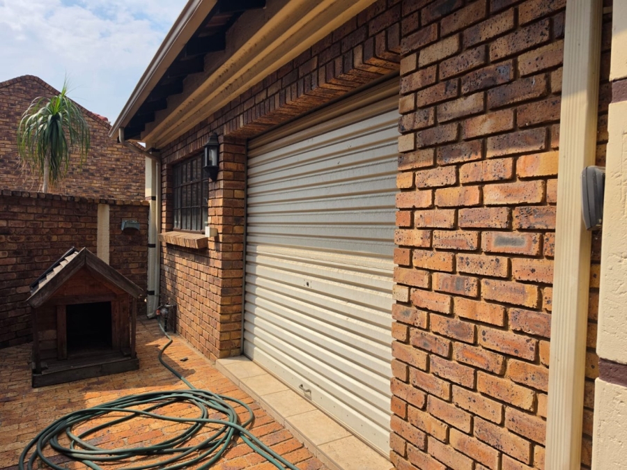 To Let 3 Bedroom Property for Rent in Bartlett Gauteng