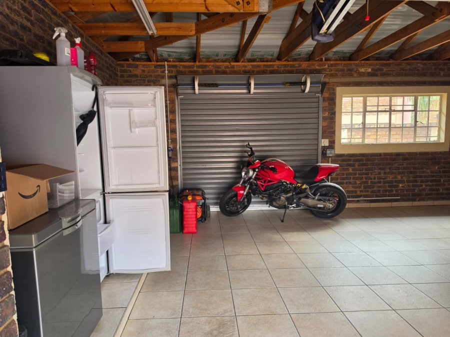 To Let 3 Bedroom Property for Rent in Bartlett Gauteng