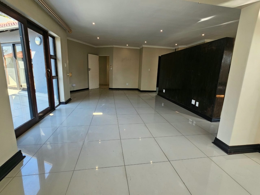 4 Bedroom Property for Sale in Willow Acres Gauteng