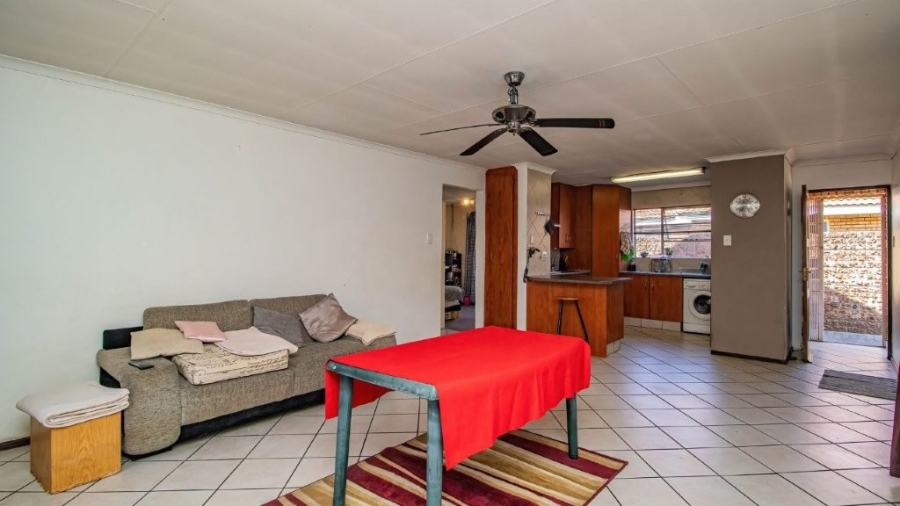 2 Bedroom Property for Sale in Bonaero Park Gauteng