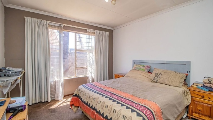 2 Bedroom Property for Sale in Bonaero Park Gauteng