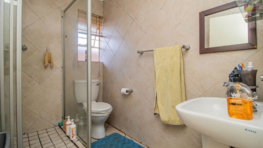 2 Bedroom Property for Sale in Bonaero Park Gauteng