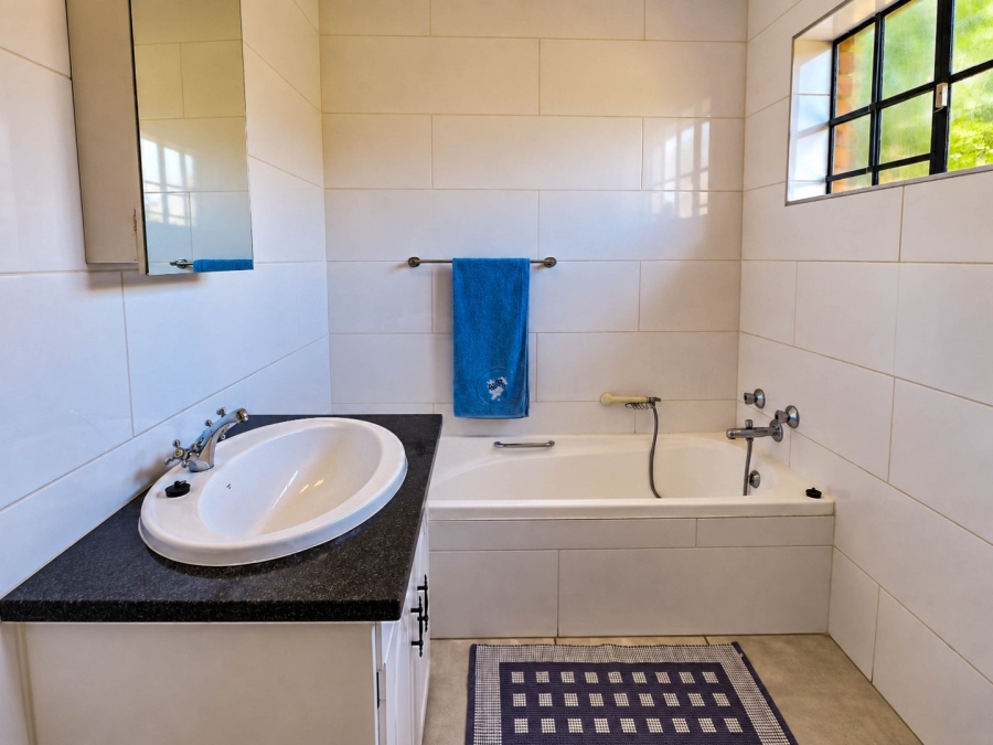 3 Bedroom Property for Sale in Eldoraigne Gauteng