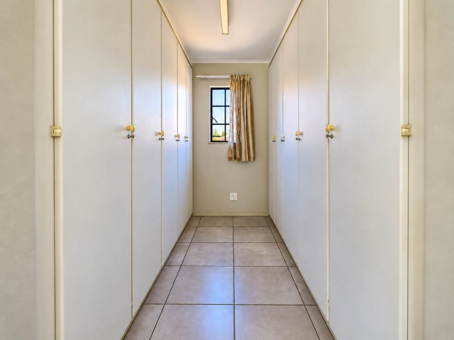 3 Bedroom Property for Sale in Eldoraigne Gauteng