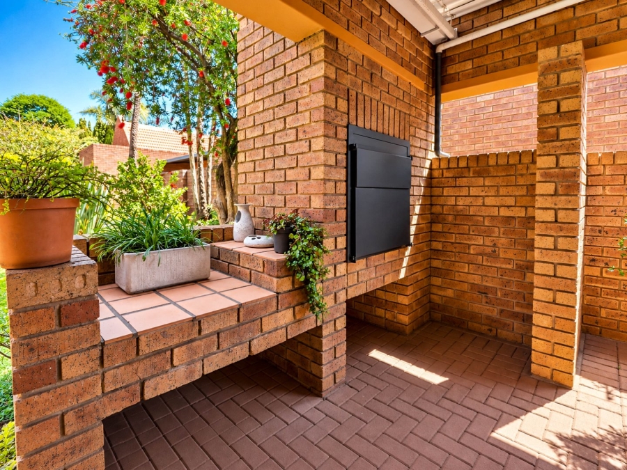 3 Bedroom Property for Sale in Eldoraigne Gauteng