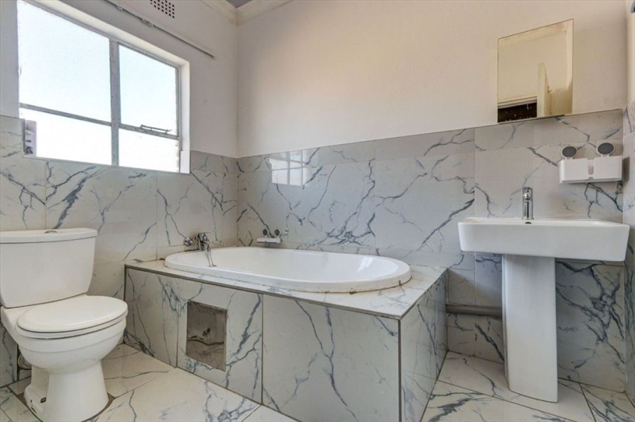 3 Bedroom Property for Sale in Birchleigh North Gauteng