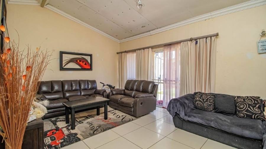 3 Bedroom Property for Sale in Bonaero Park Gauteng