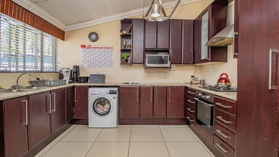 3 Bedroom Property for Sale in Bonaero Park Gauteng