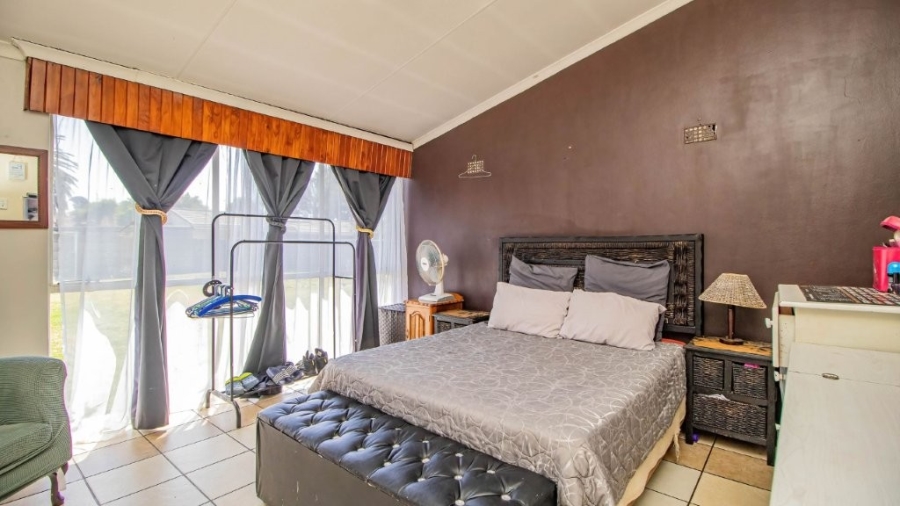 3 Bedroom Property for Sale in Bonaero Park Gauteng