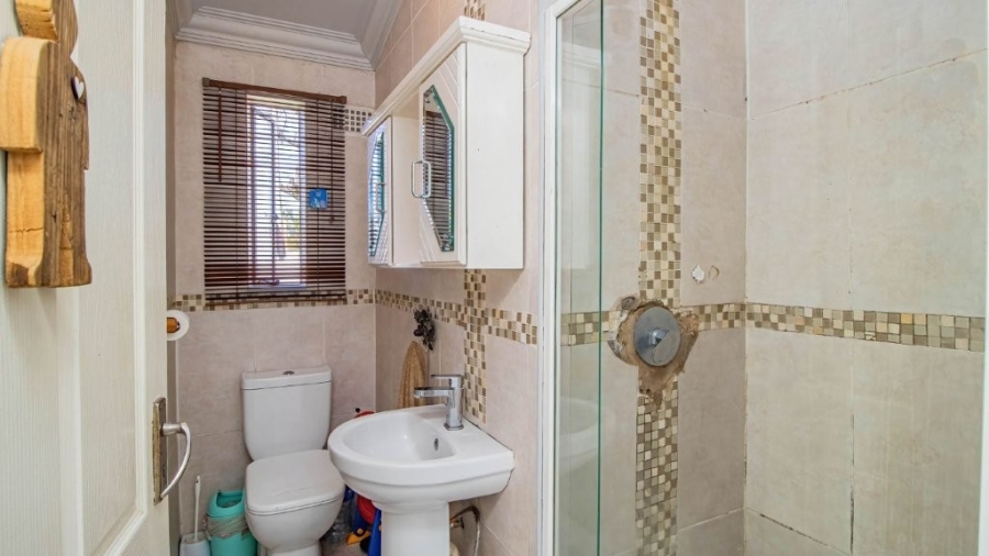 3 Bedroom Property for Sale in Bonaero Park Gauteng