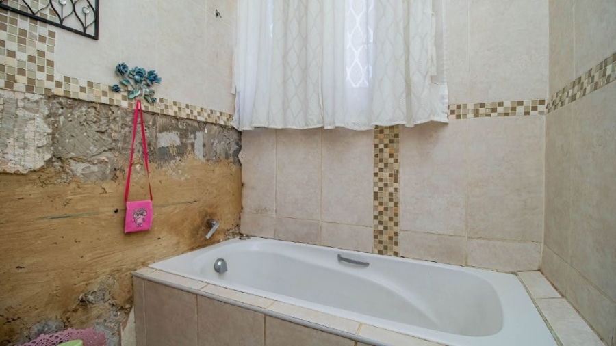 3 Bedroom Property for Sale in Bonaero Park Gauteng