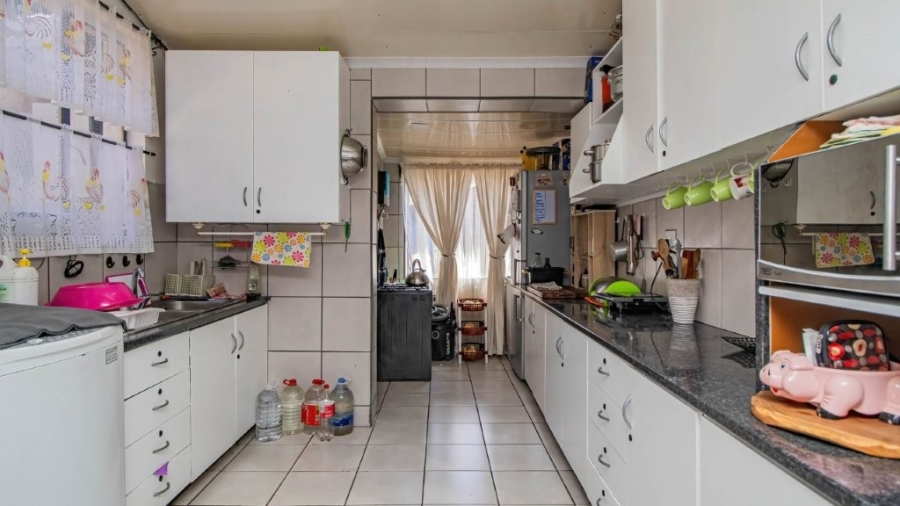 3 Bedroom Property for Sale in Bonaero Park Gauteng
