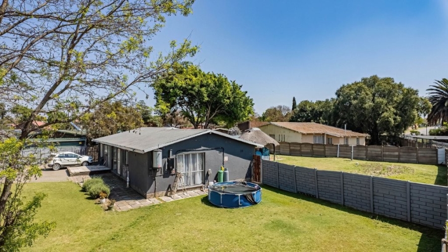 3 Bedroom Property for Sale in Bonaero Park Gauteng