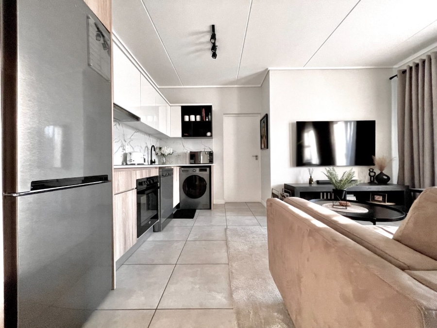 1 Bedroom Property for Sale in Waterfall Gauteng