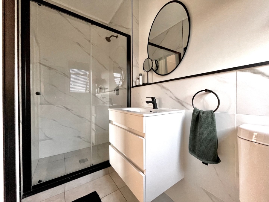 1 Bedroom Property for Sale in Waterfall Gauteng