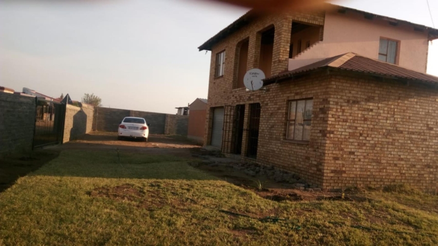  Bedroom Property for Sale in Kudube Gauteng