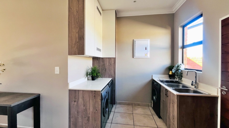 3 Bedroom Property for Sale in Six Fountains Estate Gauteng
