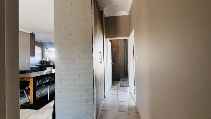 3 Bedroom Property for Sale in Six Fountains Estate Gauteng