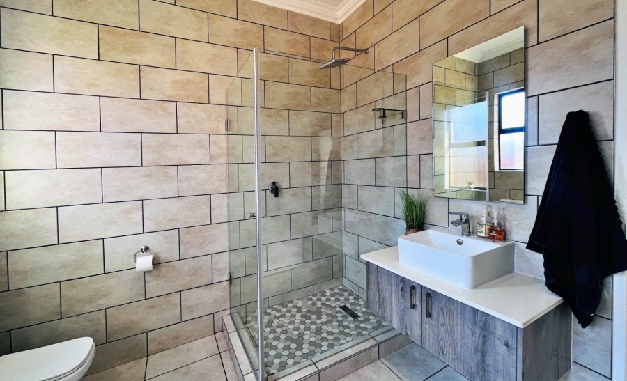 3 Bedroom Property for Sale in Six Fountains Estate Gauteng