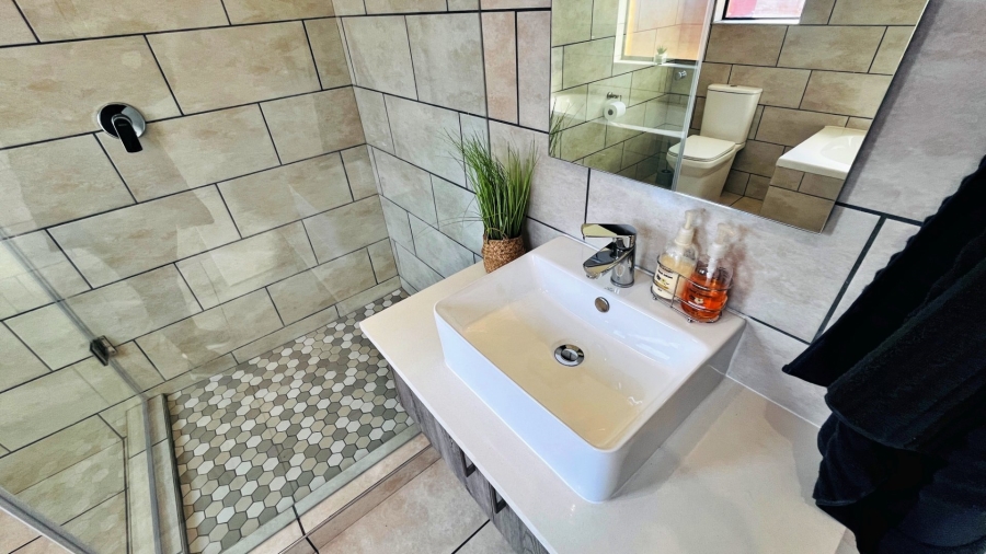 3 Bedroom Property for Sale in Six Fountains Estate Gauteng