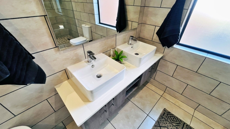 3 Bedroom Property for Sale in Six Fountains Estate Gauteng