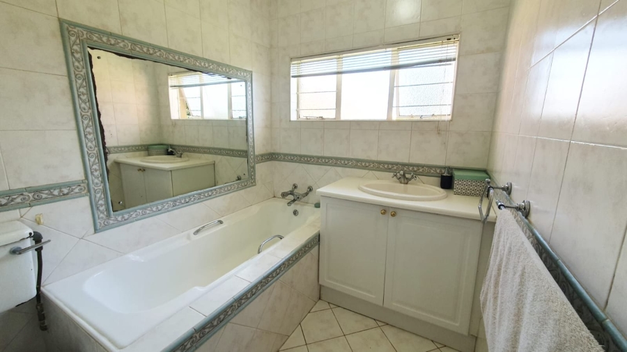 Commercial Property for Sale in Loumarina A H Gauteng