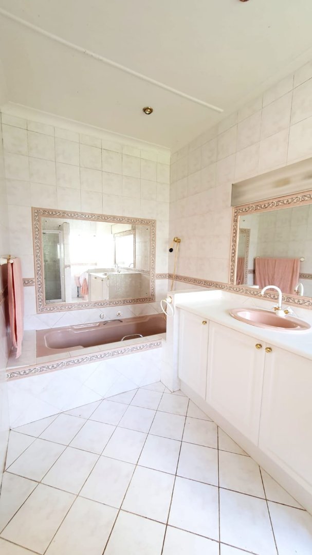 Commercial Property for Sale in Loumarina A H Gauteng