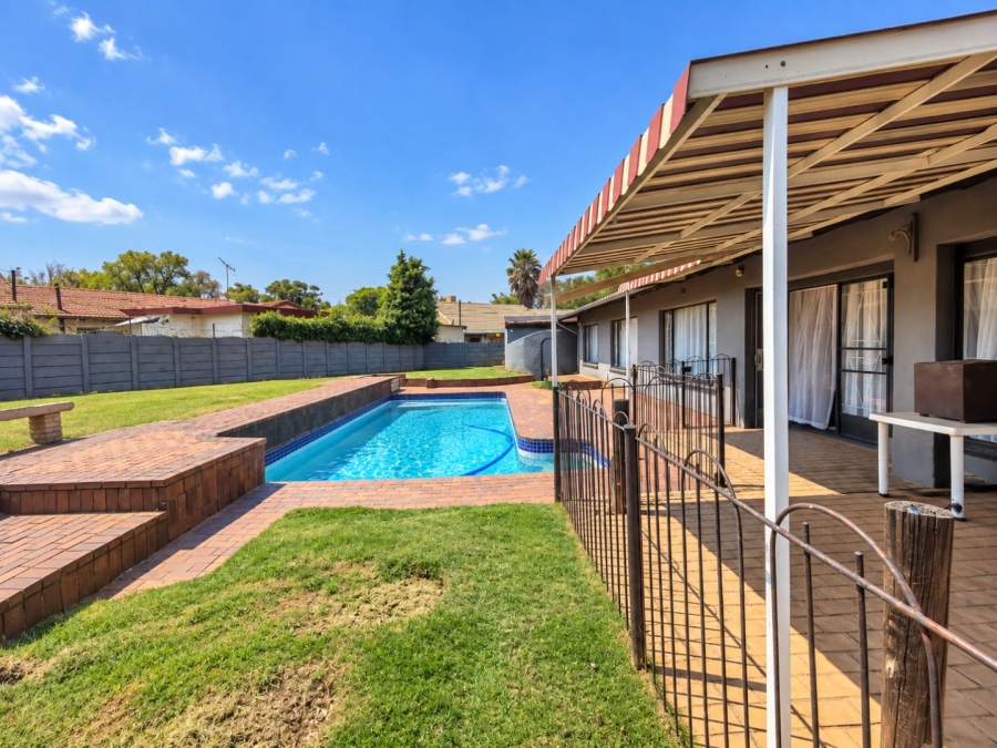 3 Bedroom Property for Sale in Ravensklip Gauteng