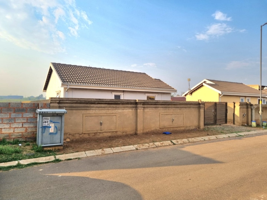 2 Bedroom Property for Sale in Buhle Park Gauteng