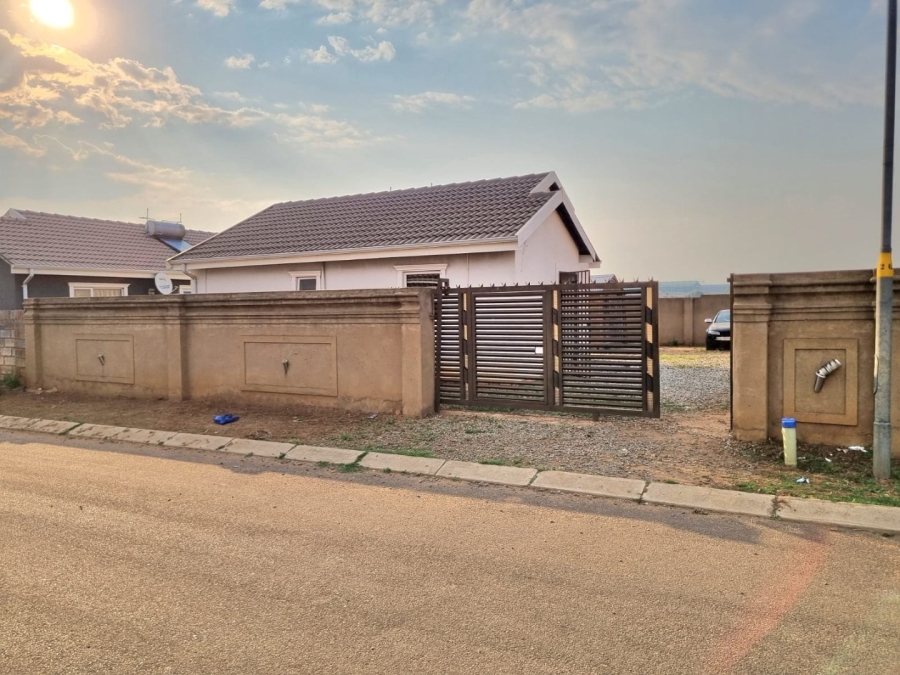2 Bedroom Property for Sale in Buhle Park Gauteng