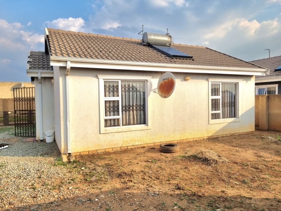 2 Bedroom Property for Sale in Buhle Park Gauteng