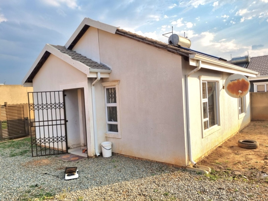 2 Bedroom Property for Sale in Buhle Park Gauteng