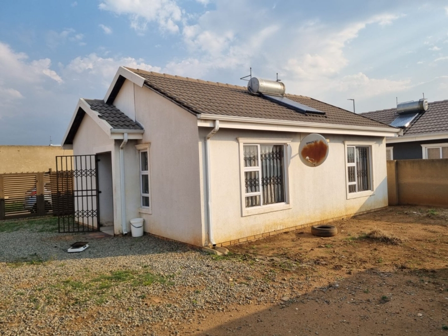 2 Bedroom Property for Sale in Buhle Park Gauteng