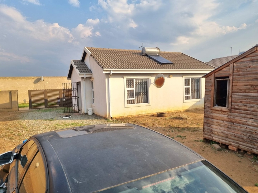 2 Bedroom Property for Sale in Buhle Park Gauteng