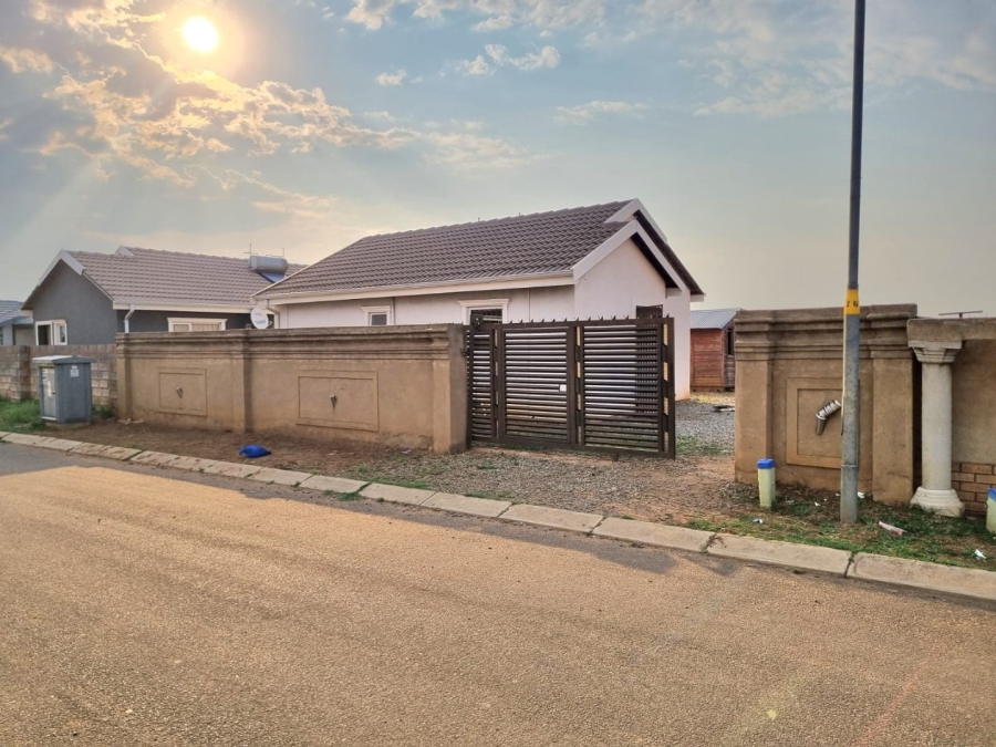 2 Bedroom Property for Sale in Buhle Park Gauteng