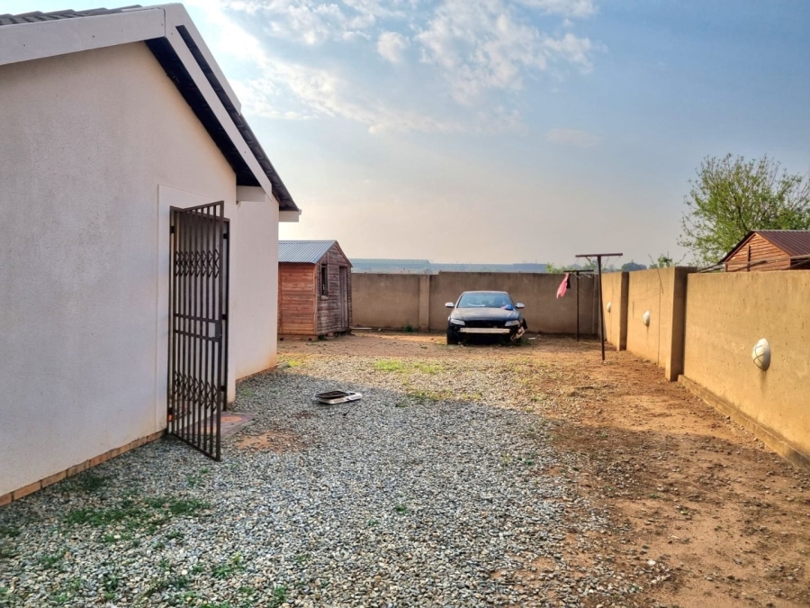 2 Bedroom Property for Sale in Buhle Park Gauteng