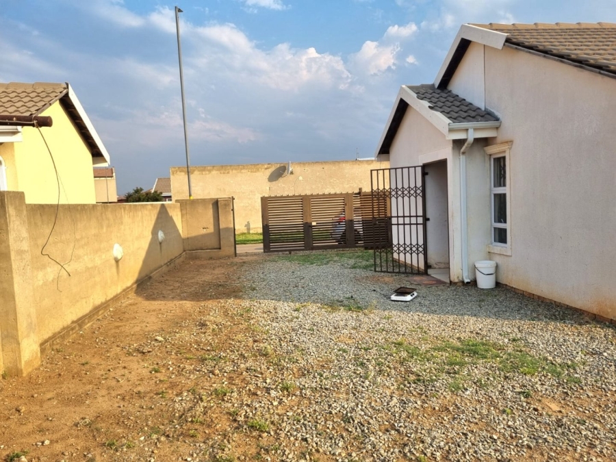 2 Bedroom Property for Sale in Buhle Park Gauteng
