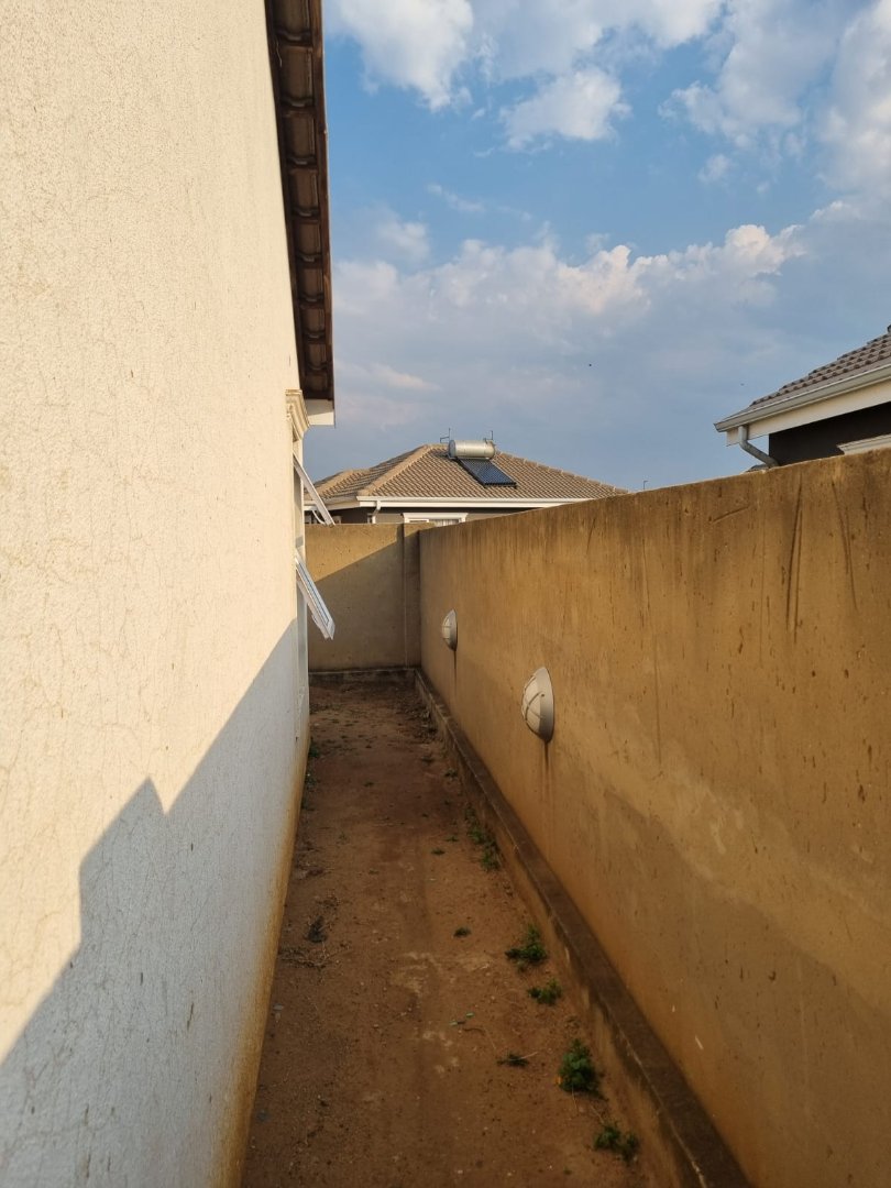 2 Bedroom Property for Sale in Buhle Park Gauteng