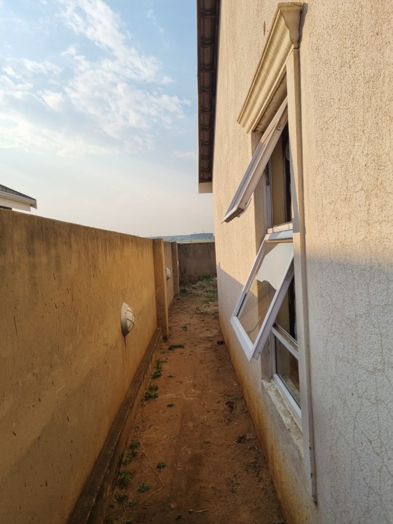 2 Bedroom Property for Sale in Buhle Park Gauteng