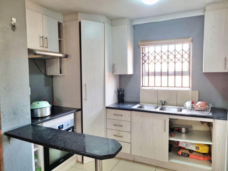 2 Bedroom Property for Sale in Buhle Park Gauteng