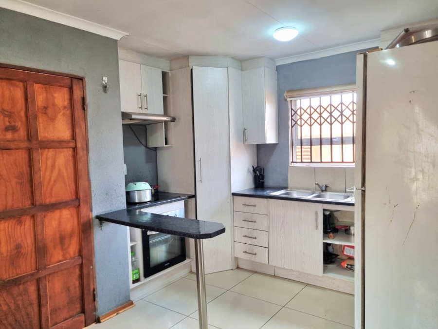 2 Bedroom Property for Sale in Buhle Park Gauteng