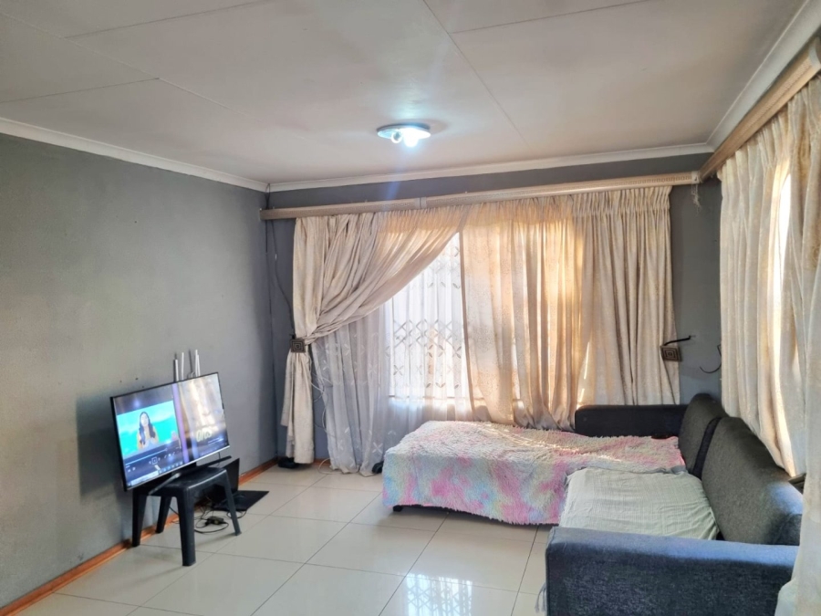 2 Bedroom Property for Sale in Buhle Park Gauteng