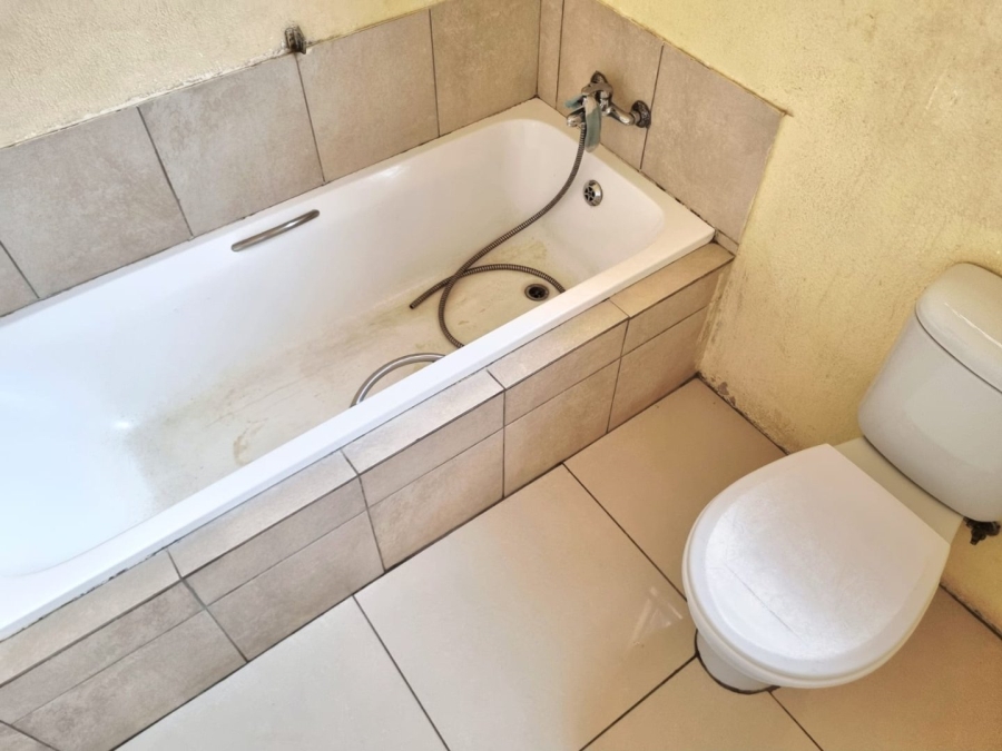 2 Bedroom Property for Sale in Buhle Park Gauteng