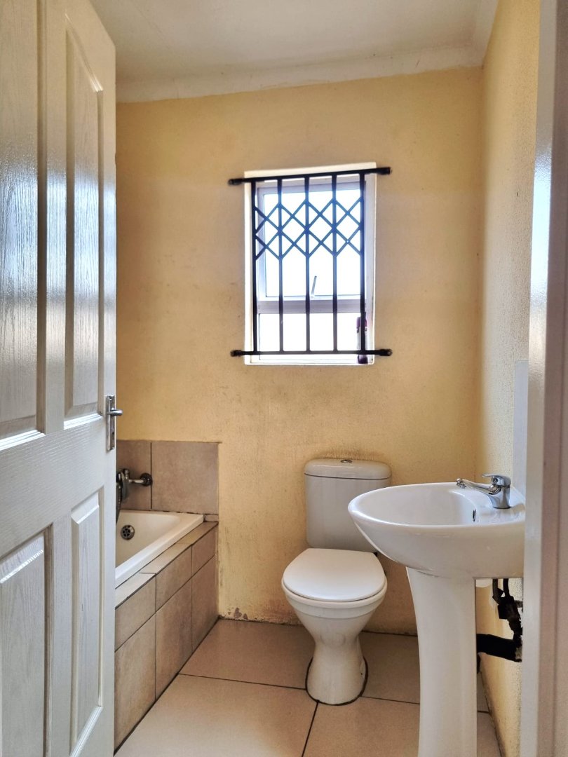 2 Bedroom Property for Sale in Buhle Park Gauteng