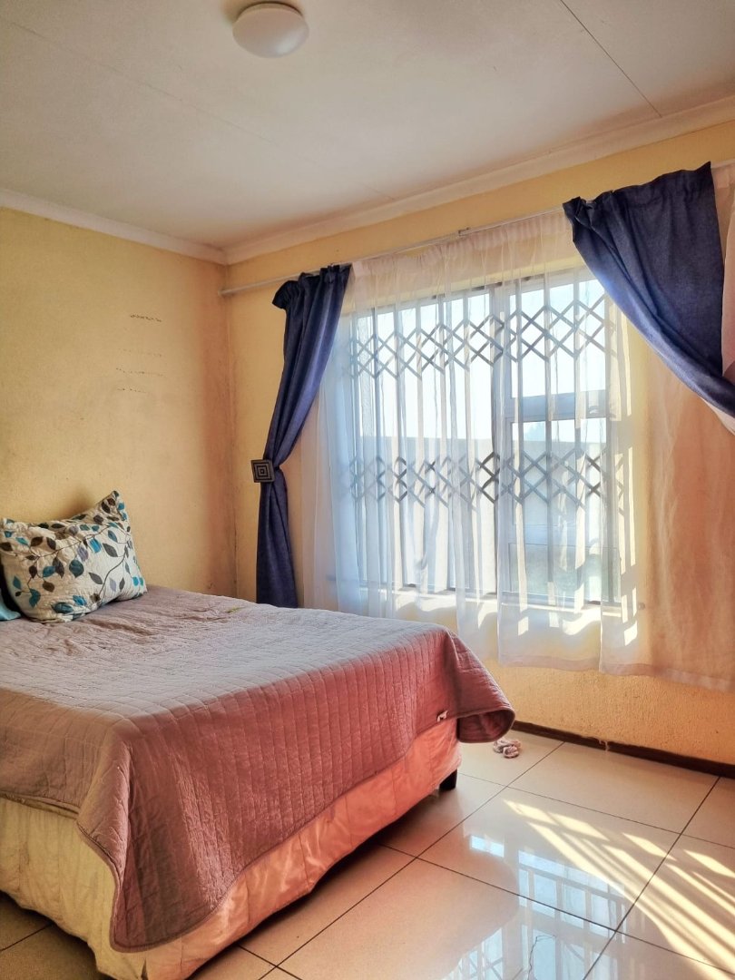 2 Bedroom Property for Sale in Buhle Park Gauteng