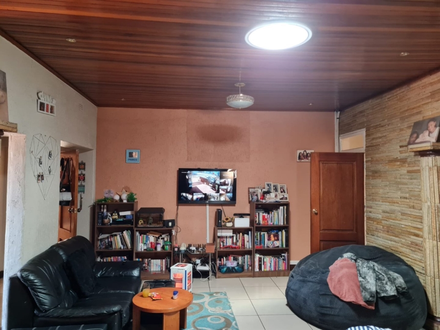 To Let 7 Bedroom Property for Rent in Lenasia Ext 1 Gauteng