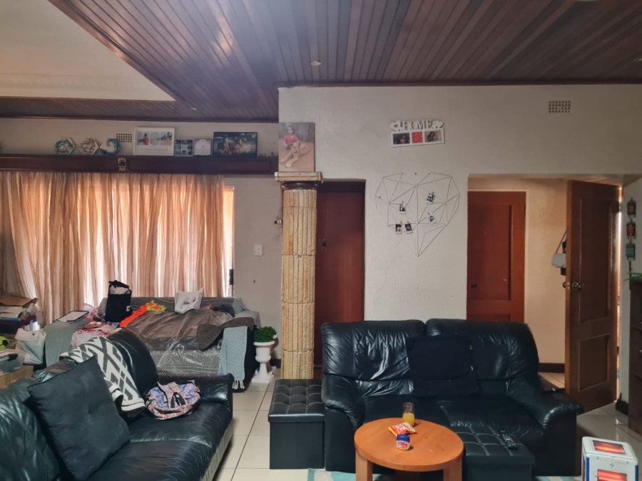 To Let 7 Bedroom Property for Rent in Lenasia Ext 1 Gauteng