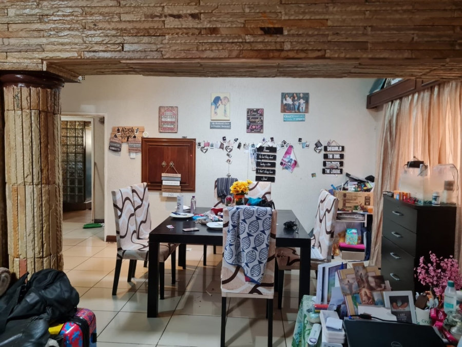 To Let 7 Bedroom Property for Rent in Lenasia Ext 1 Gauteng