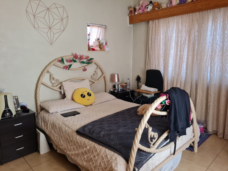 To Let 7 Bedroom Property for Rent in Lenasia Ext 1 Gauteng